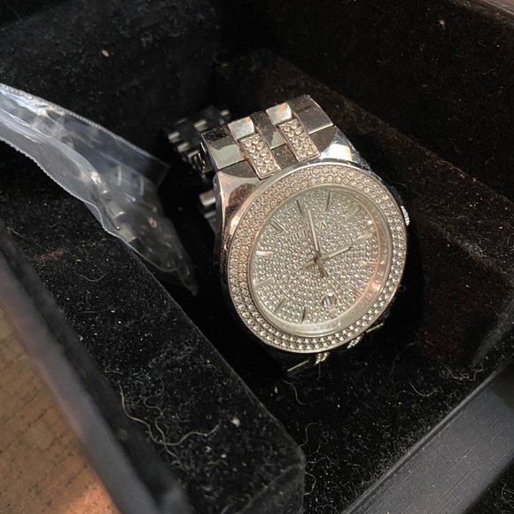 - Bulova Bustdown watch never sold - Picture 3 of 5